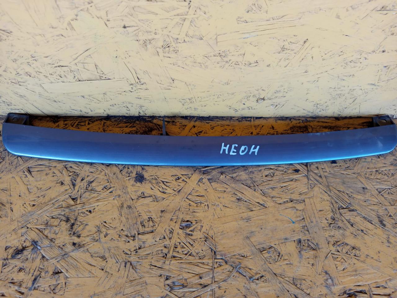 решетка радиатора Chrysler Neon 2 поколение 1999, седан, 5263942 - фото №1