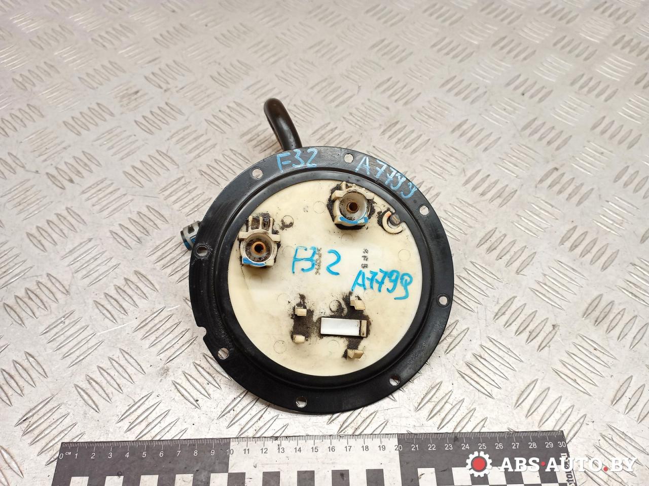 колба в бак Toyota RAV4 3 поколение (XA30) 2006, 2.2 л., дизель, МКПП, внедорожник 5 дв. - фото №1