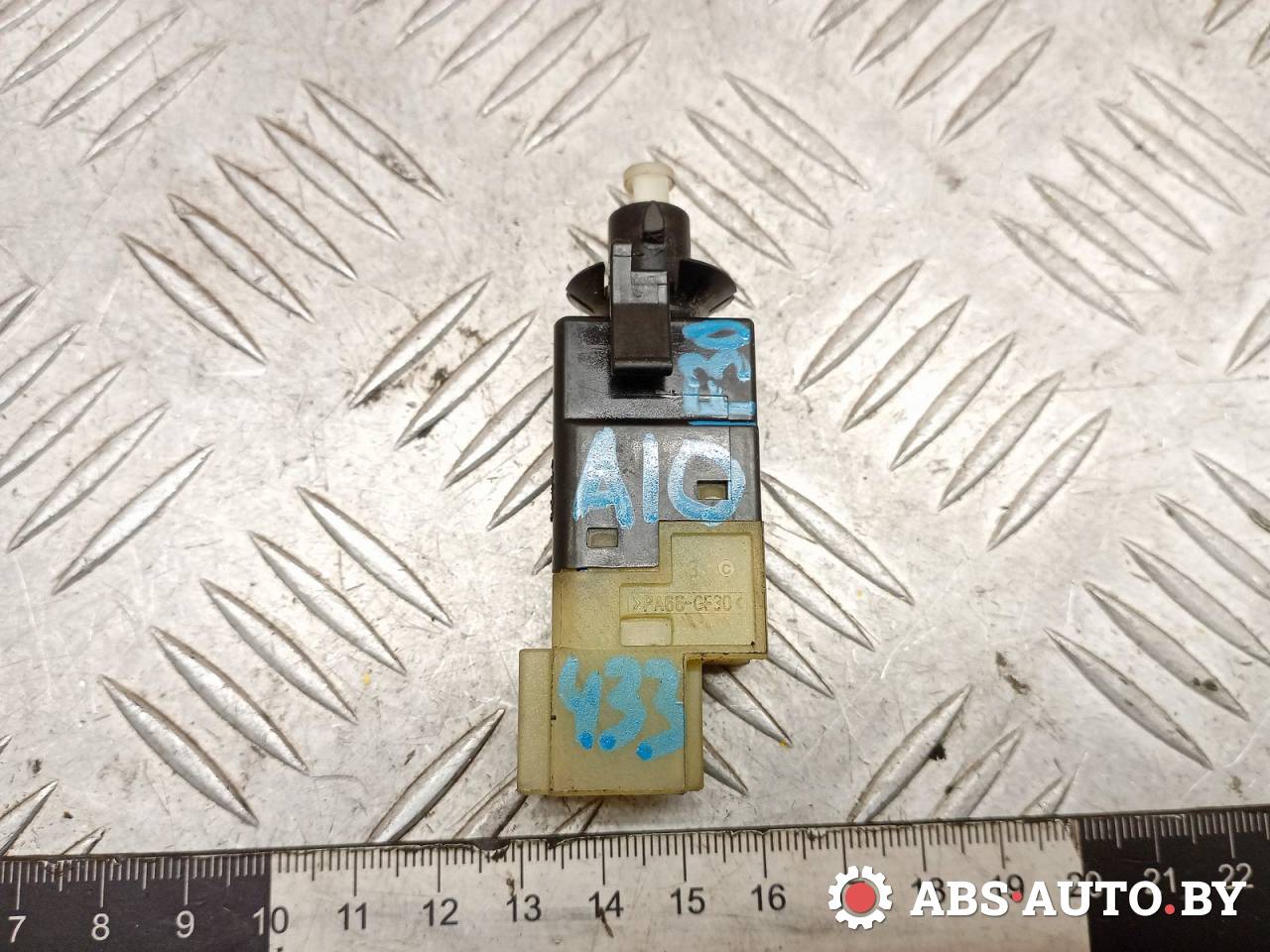 Датчик педали тормоза (лягушка) Mercedes-Benz Vito W639 2006, 2.2 л., дизель, МКПП, правый руль, A0015456709 - фото №1