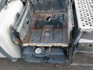 полка аккумулятора DAF XF 105 1 поколение 2010, МКПП, красный, 1811967