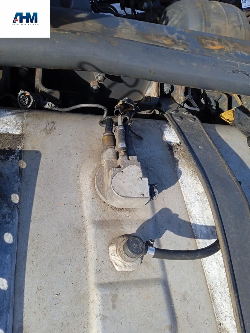 датчик уровня топлива Scania R 3 поколение 2015, 12.7 л., DC 13.147, дизель, АКПП, белый, правый руль, 1882992, 2568900, 2238325, 2009871, 2057542, 2095566 - фото №1