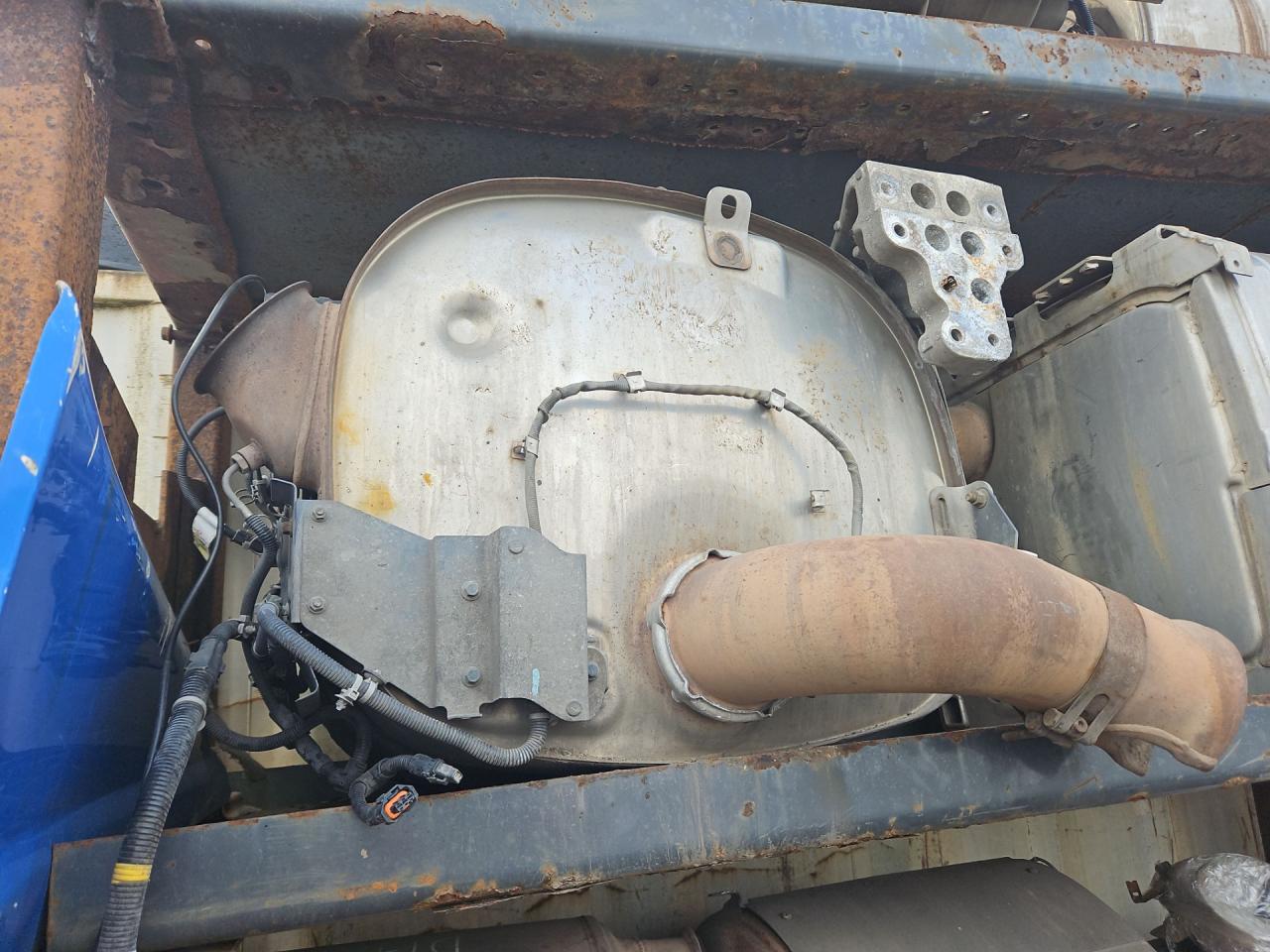 катализатор Volvo FH 3 поколение 2014, АКПП, белый, правый руль, 21364822, 85028429, 23105940, 23094588 - фото №1