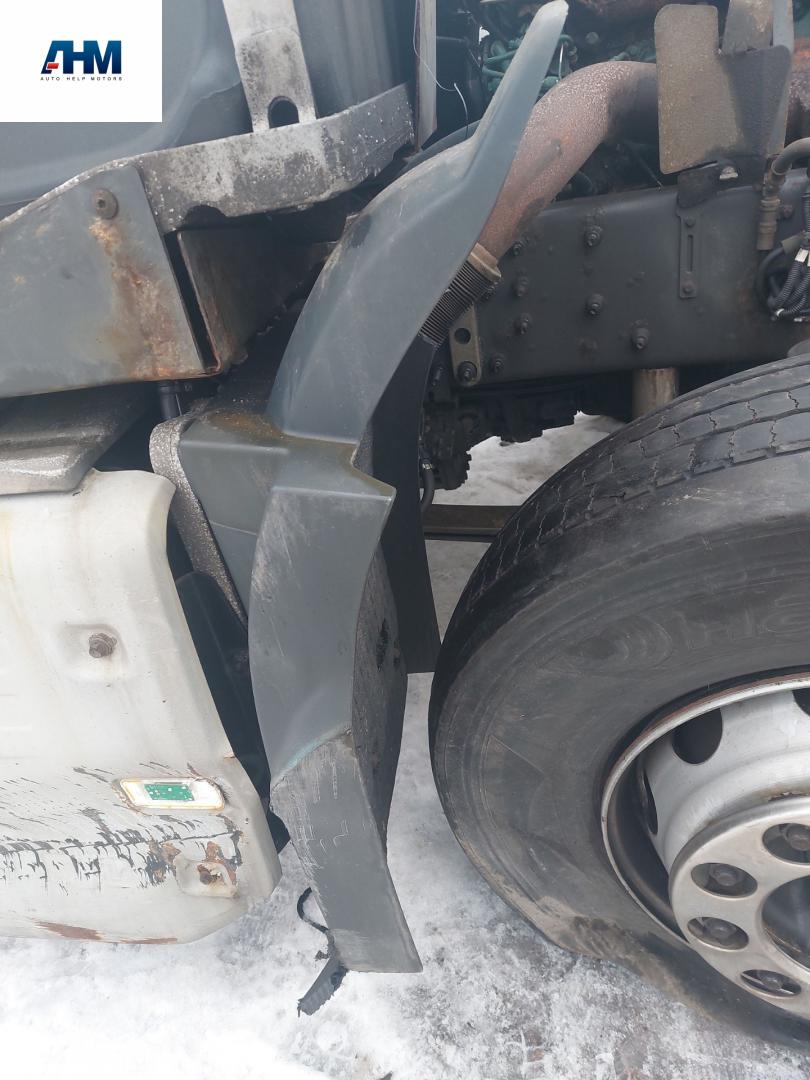 крыло Volvo FH 3 поколение 2014, АКПП, белый, правый руль, 82637695 - фото №1