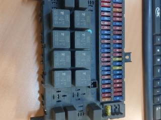 блок предохранителей DAF XF 105 2 поколение 2013, АКПП, белый, правый руль, 1913236, 1895428, 2036358