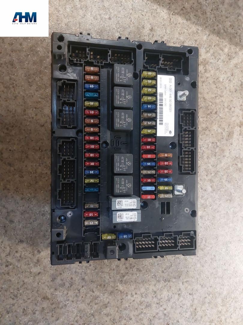 блок предохранителей Mercedes-Benz Actros 4 поколение (MP4) 2015, 12.8 л., OM 471.900, дизель, белый, правый руль, A0014466858, A0014464858, A0014462458, A0014460558, A0014460158, 5DK009366-61, A0014465058 - фото №1