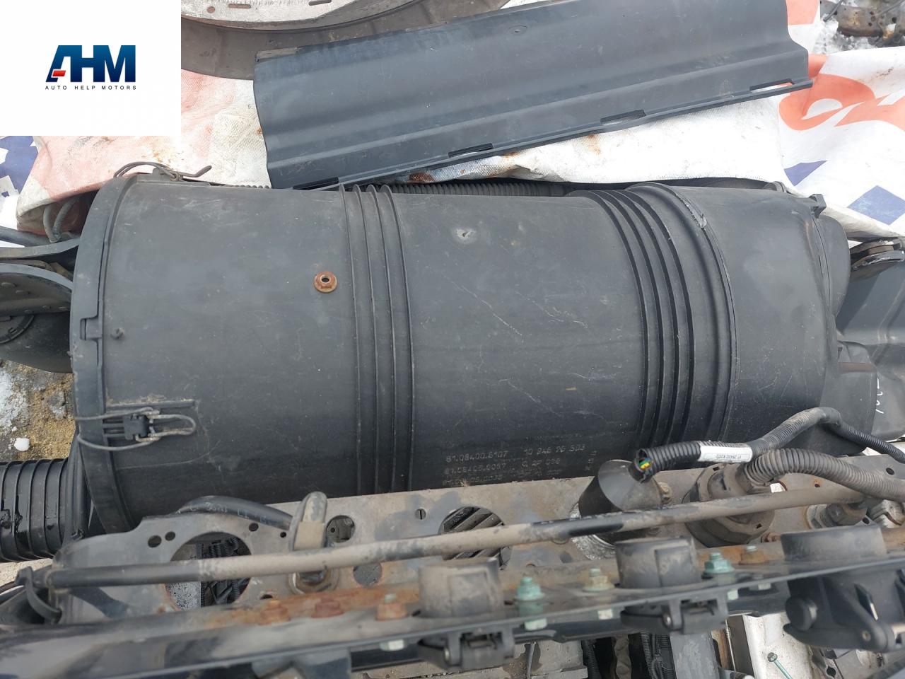 корпус воздушного фильтра MAN TGS 1 поколение 2017, 12.4 л., D 2676 LF 51, дизель, АКПП, белый, правый руль, 81084006107 - фото №1