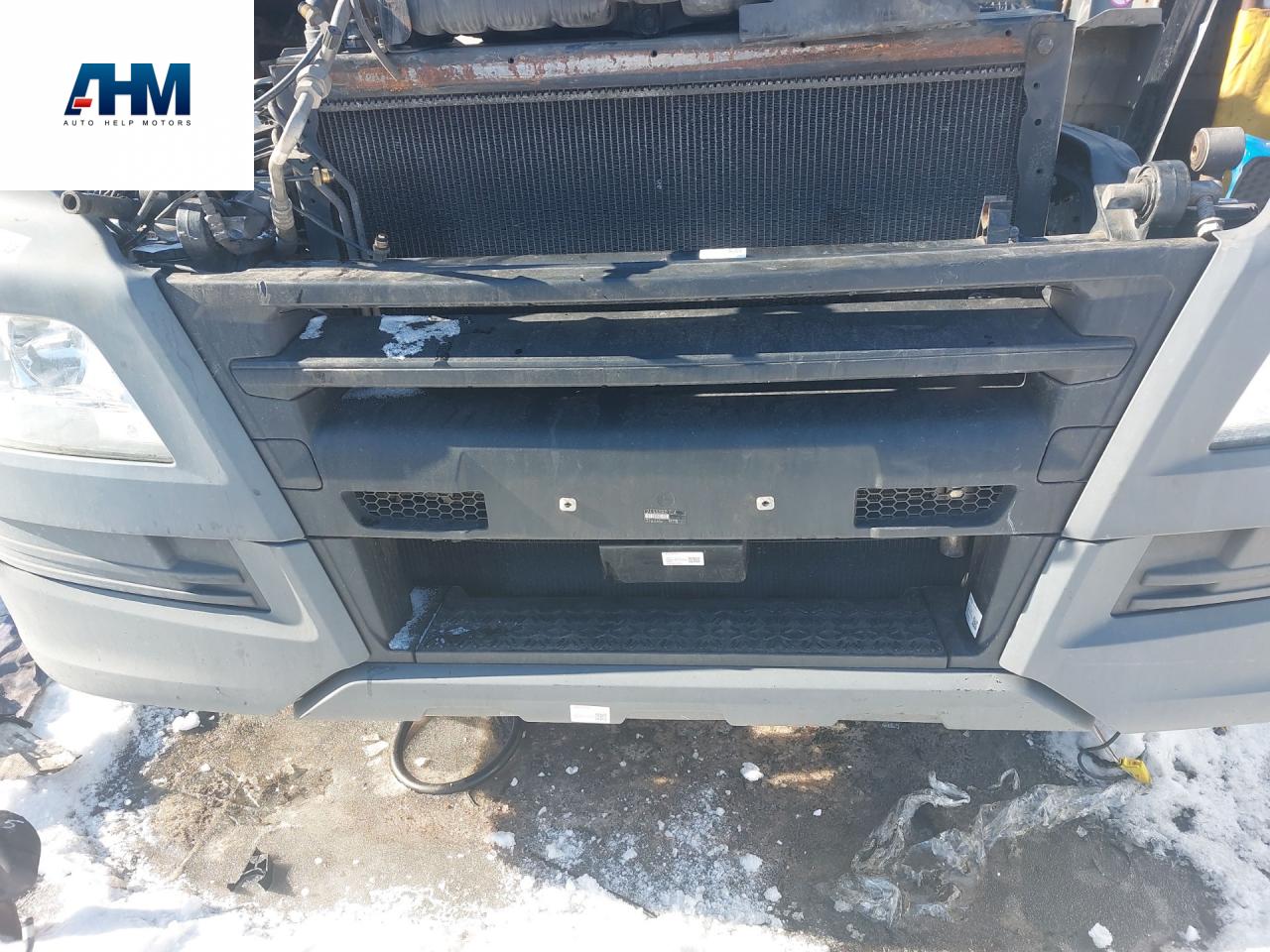 решетка радиатора MAN TGS 1 поколение 2017, 12.4 л., D 2676 LF 51, дизель, АКПП, белый, правый руль, 81416106956 - фото №1