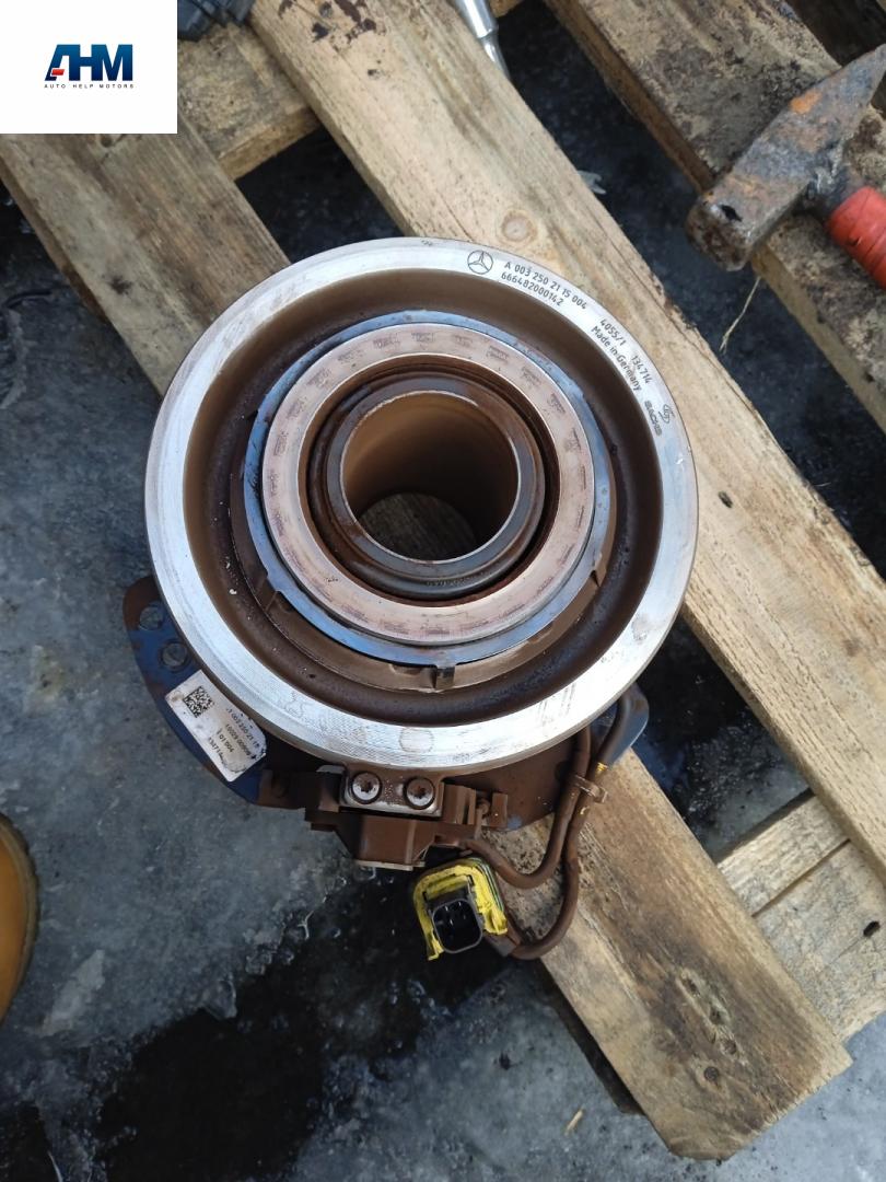подшипник выжимной Mercedes-Benz Actros 4 поколение (MP4) 2015, 12.8 л., OM 471.900, дизель, белый, правый руль, A0032502115, 666482000142, A0032502115004, A0032509715, A0095423318 - фото №1