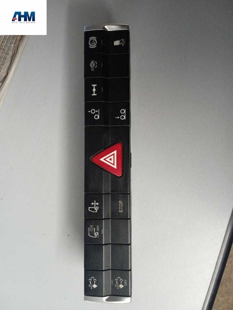 кнопка (выключатель) Mercedes-Benz Actros 4 поколение (MP4) 2015, 12.8 л., OM 471.900, дизель, белый, правый руль, A9604461023, A9604460623, A9604460823, A9604461223, A9604461423, A0185459007, A0125453807, A0125453307, A0125455107, A0125453407, A0125454107 - фото №1