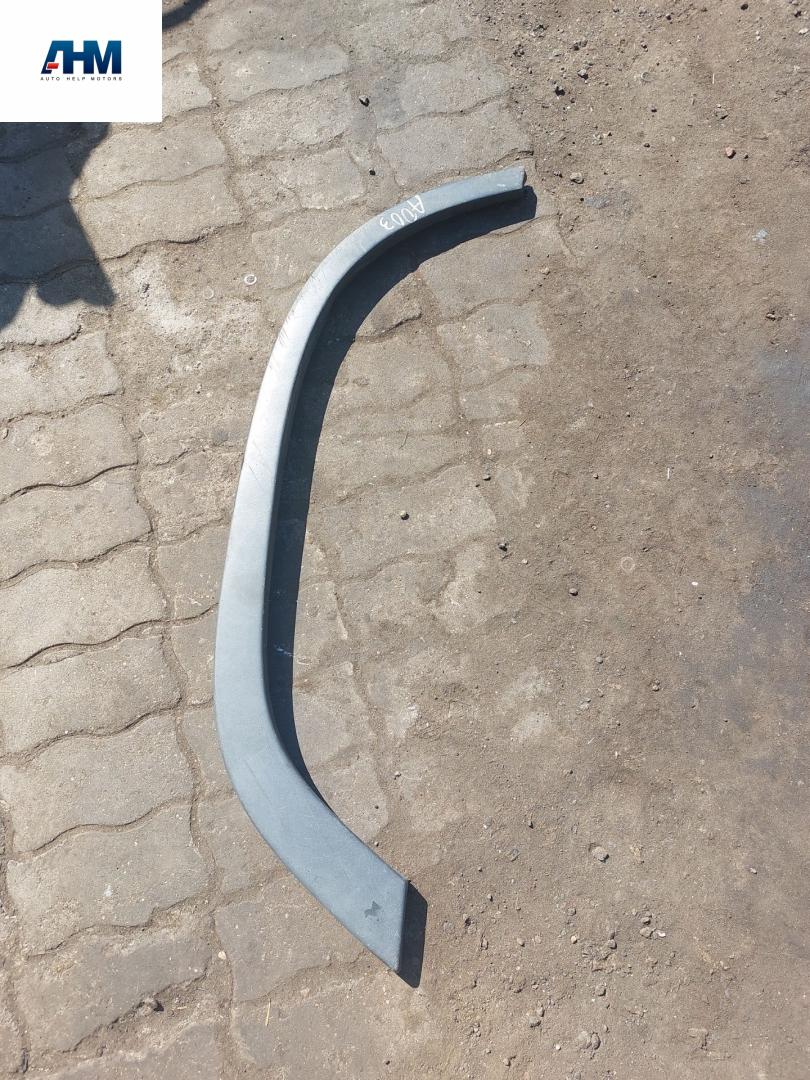 накладка колесной арки правый Volvo FH 3 поколение 2014, АКПП, белый, правый руль, 84096590 - фото №1