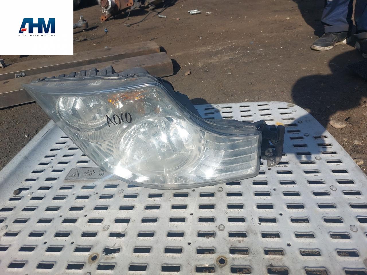 фара правая Mercedes-Benz Actros 4 поколение (MP4) 2014, 12.8 л., OM 471.900, дизель, белый, правый руль, A9608201139 - фото №1