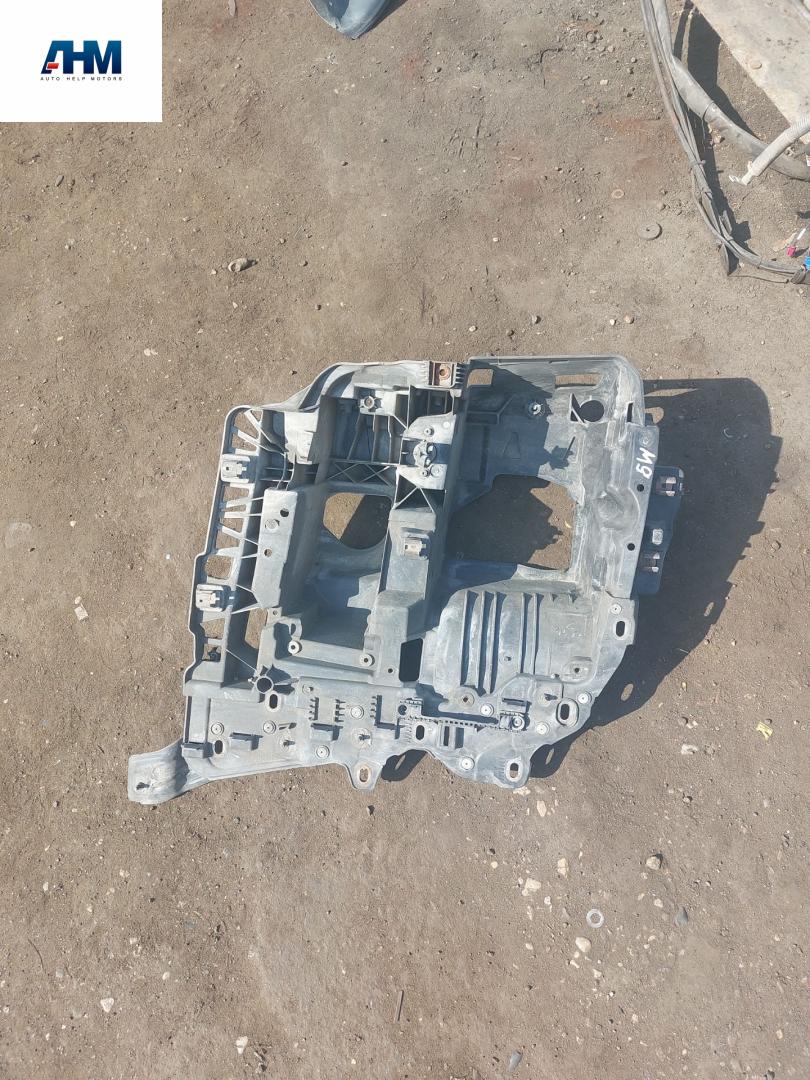 крепление фары правой MAN TGX 1 поколение 2016, 12.4 л., D 2676 LF 46, дизель, АКПП, белый, правый руль, 81416106760 - фото №1