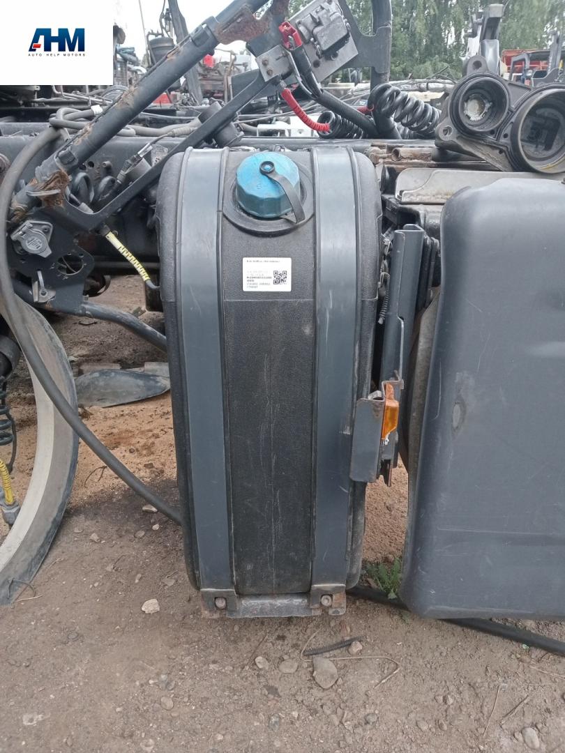 бак AdBlue (мочевины) Scania R 3 поколение 2013, 12.7 л., DC 13.111, дизель, МКПП, белый, правый руль, 2141802, 2083053, 1740107 - фото №1