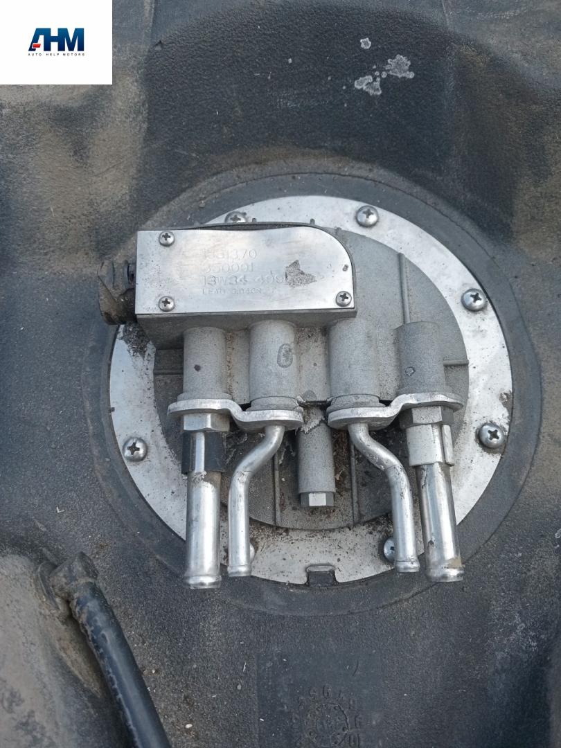 заборник реагента AdBlue Scania R 3 поколение 2013, 12.7 л., DC 13.111, дизель, МКПП, белый, правый руль, 1831370, 1777459, 2274870 - фото №1