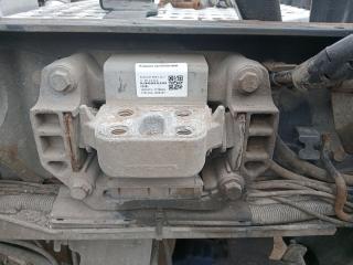 подушка крепления КПП Scania R 3 поколение 2013, 12.7 л., DC 13.111, дизель, МКПП, белый, правый руль, 1921972, 1779609, 1782203, 1469287