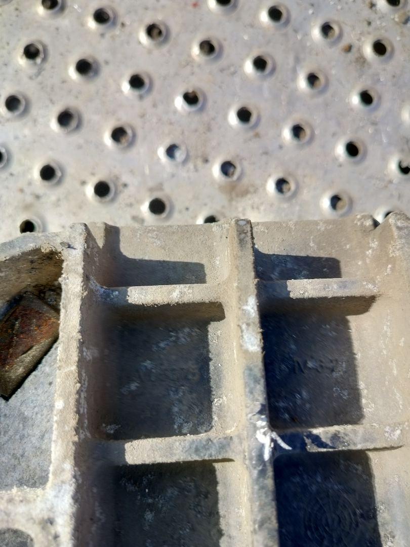 подушка крепления двигателя MAN TGX 1 поколение 2017, 12.4 л., D 2676 LF 51, дизель, АКПП, белый, правый руль, 81962100597, 81962100572, 81962100592 - фото №1