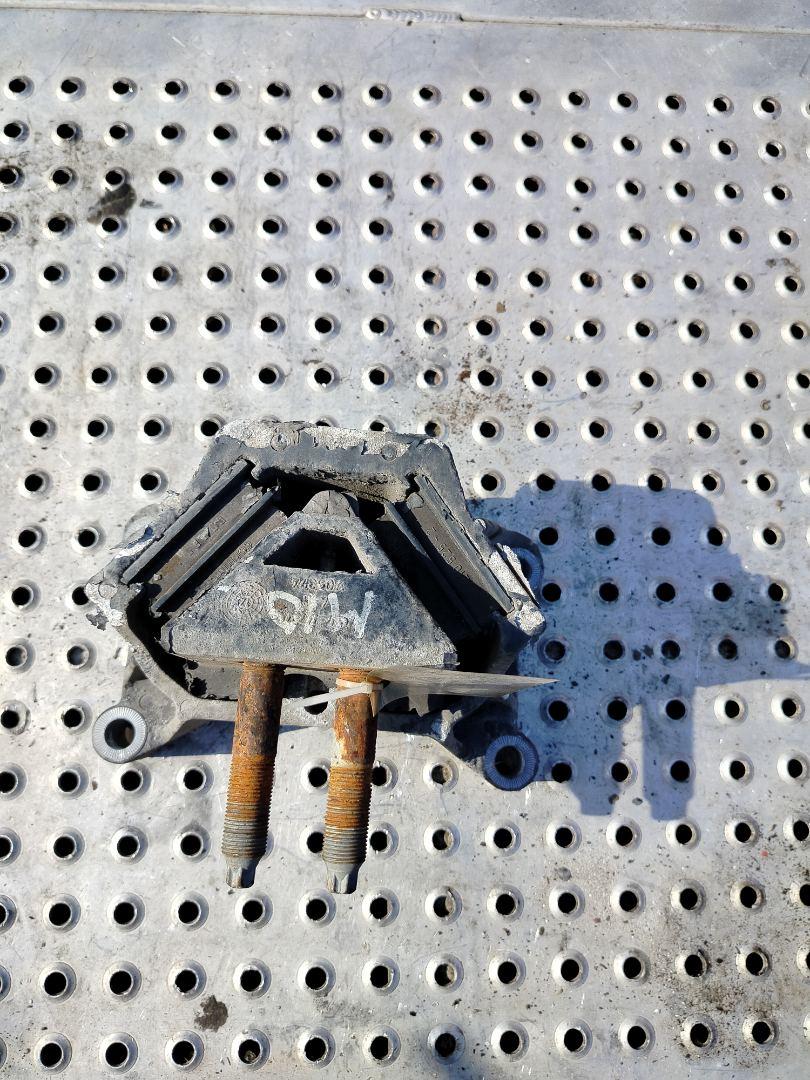 подушка крепления двигателя MAN TGX 1 поколение 2017, 12.4 л., D 2676 LF 51, дизель, АКПП, белый, правый руль, 81962100597, 81962100572, 81962100592 - фото №1