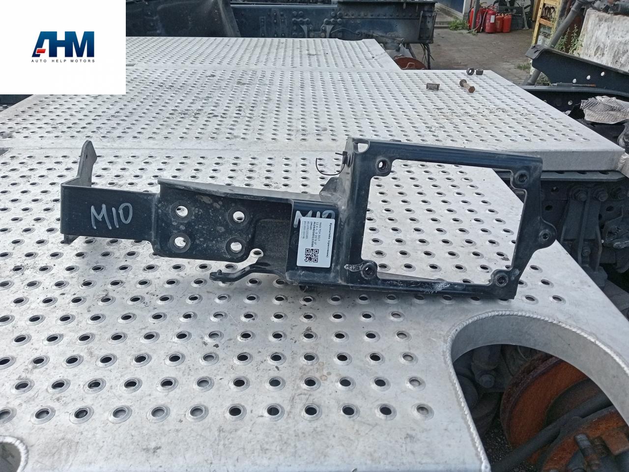 кронштейн (крепление) MAN TGX 1 поколение 2017, 12.4 л., D 2676 LF 51, дизель, АКПП, белый, правый руль, 81155115165, 81155115119, 81155115149 - фото №1