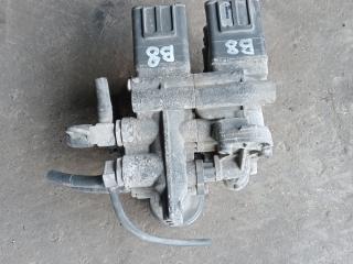 блок клапанов пневмоподвески Mercedes-Benz Actros 4 поколение (MP4) 2014, 12.8 л., OM 471.900, дизель, белый, правый руль, A0013271225, 4728901130, 4728901120