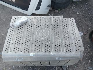 тепловой экран глушителя Mercedes-Benz Actros 4 поколение (MP4) 2014, 12.8 л., OM 471.900, дизель, белый, правый руль, A9604923930