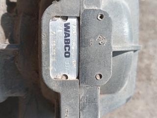 Клапан ускорительный Mercedes-Benz Actros 4 поколение (MP4) 2014, 12.8 л., OM 471.900, дизель, белый, правый руль, A0044296344, 9730060030