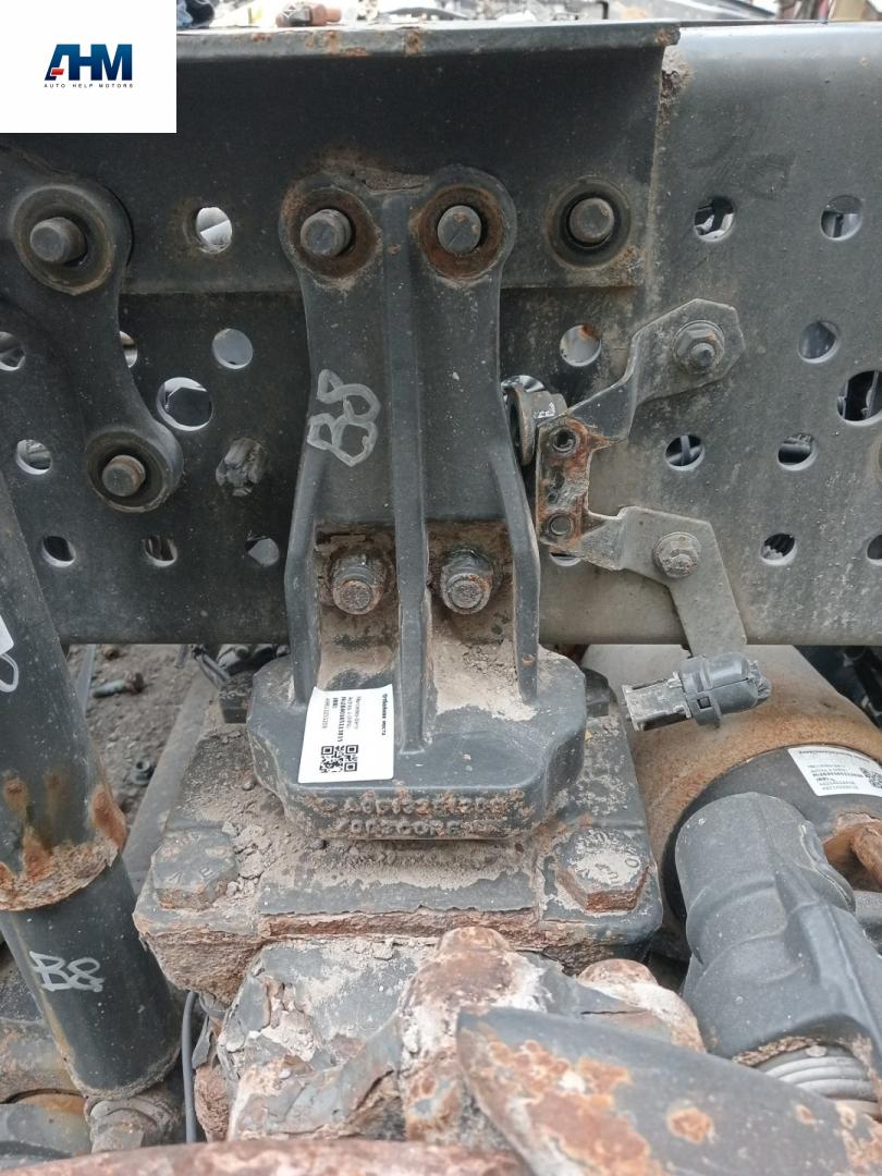 отбойник моста Mercedes-Benz Actros 4 поколение (MP4) 2014, 12.8 л., OM 471.900, дизель, белый, правый руль, A9613251209 - фото №1