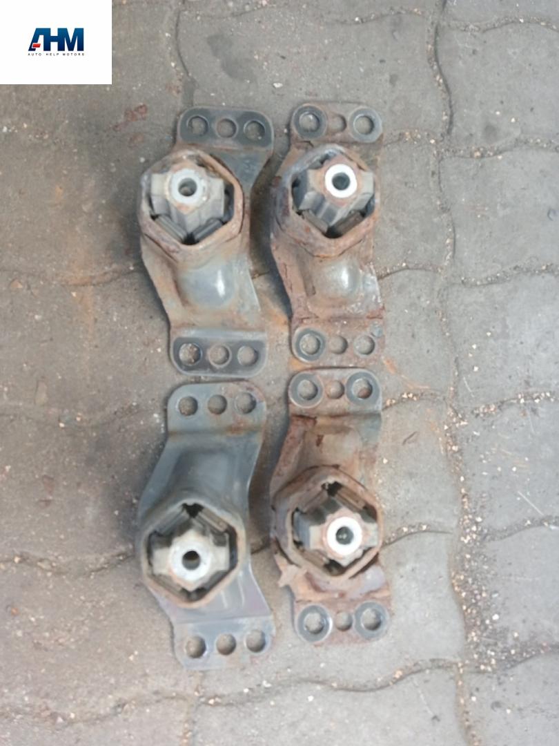 кронштейн ящика акб Mercedes-Benz Actros 4 поколение (MP4) 2015, 12.8 л., OM 471.900, дизель, белый, правый руль, A9604320185, A9604320885 - фото №1