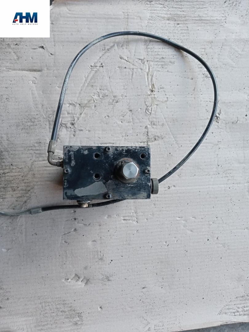 насос подъёма кабины Volvo FH 3 поколение 2013, 12.8 л., D13C460, дизель, АКПП, красный, правый руль, 21241915 - фото №1