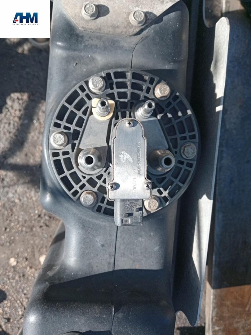 заборник реагента AdBlue Mercedes-Benz Actros 4 поколение (MP4) 2014, 12.8 л., OM 471.900, дизель, белый, правый руль, A0165426117 - фото №1