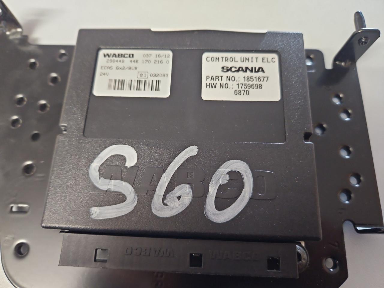 блок управления подвеской Scania R 3 поколение 2012, 11.7 л., HPi, DC 12.15, дизель, АКПП, белый, правый руль, 1851677, 4461702160, 1759698, 1851676, 1759696 - фото №1