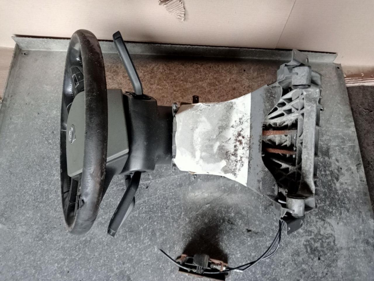 рулевая колонка Volvo FH 3 поколение 2013, 12.8 л., D13C460, дизель, АКПП, красный, правый руль, 82630800, 3980337, 84197452, 84192277, 84415392, 82694649, 23445409 - фото №1