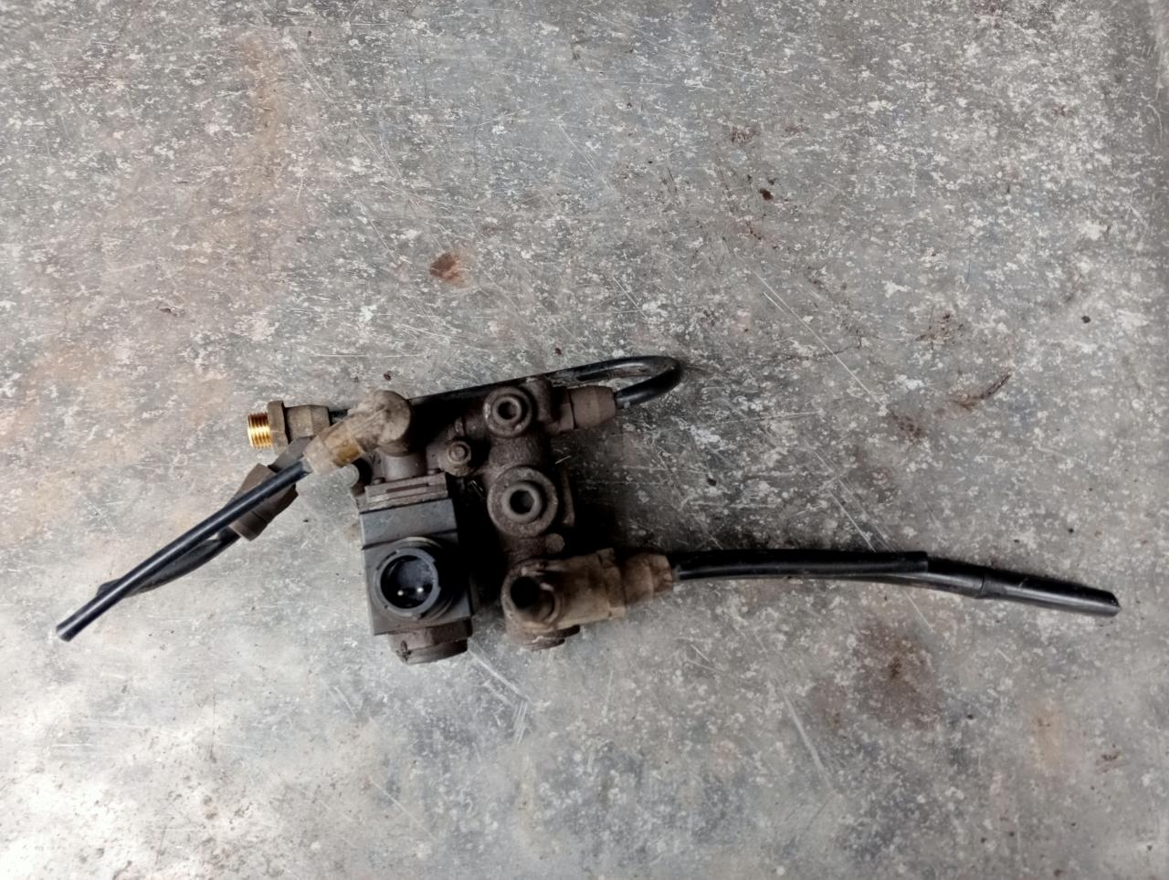 электромагнитный клапан Scania R 3 поколение 2015, 12.7 л., DC 13.147, дизель, АКПП, белый, правый руль, 2038655, 1376794, 9041011, 301484 - фото №1