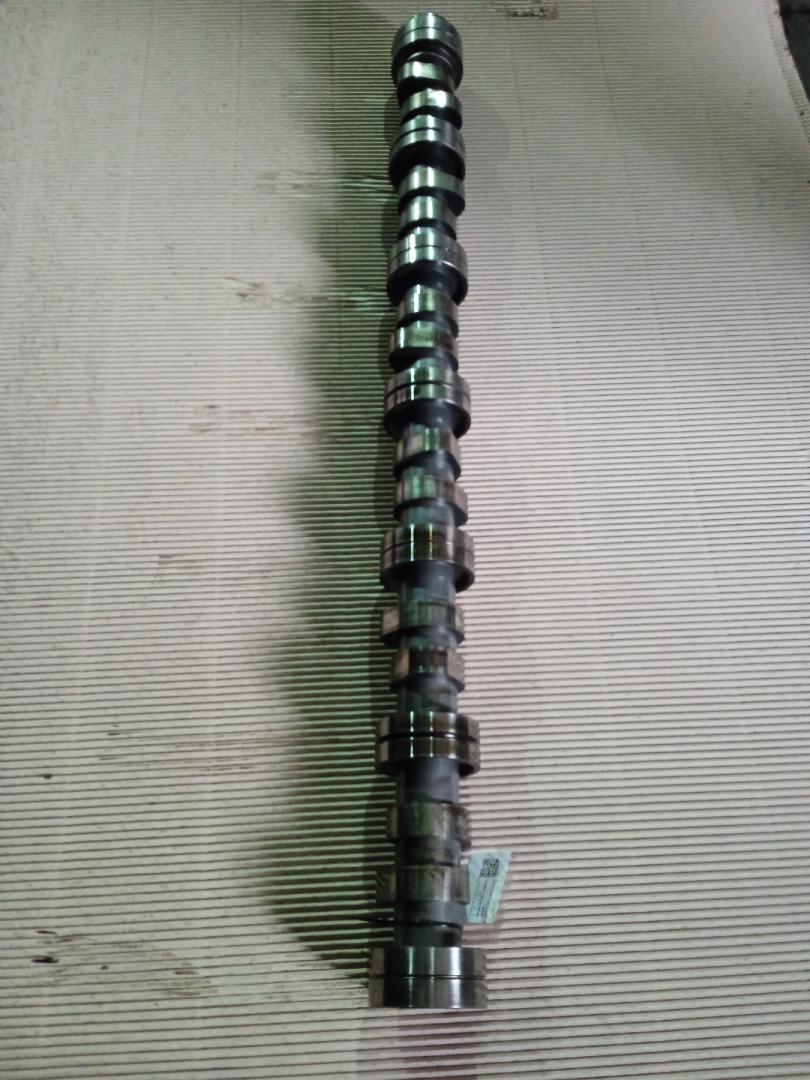 распредвал Scania R 3 поколение 2014, 12.7 л., DC 13.124, дизель, АКПП, белый, правый руль, 1748794, 1865230 - фото №1