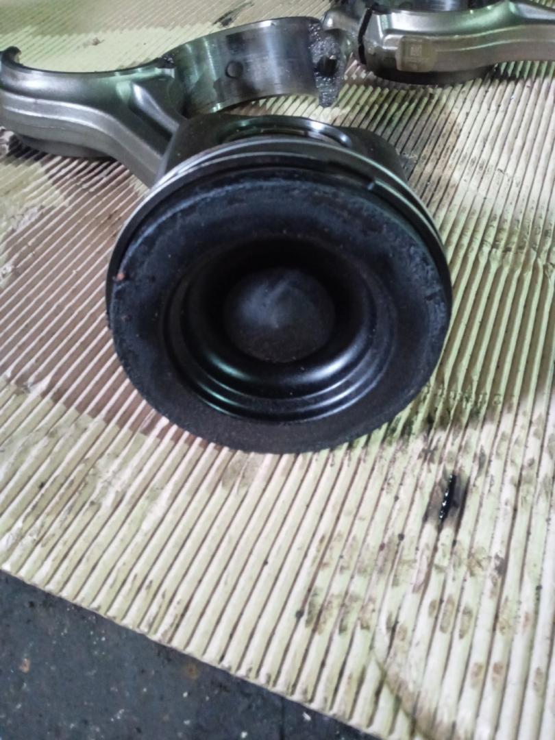 поршень Scania R 3 поколение 2014, 12.7 л., DC 13.124, дизель, АКПП, белый, правый руль, 2619546, 2190306, 2263286, 1920163, 1929265 - фото №1