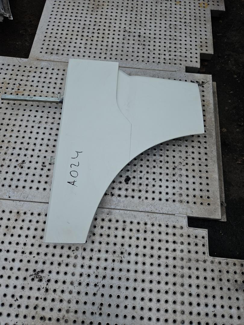 накладка двери (крышки) багажника DAF XF 106 1 поколение 2019, MX-13, АКПП, белый, правый руль, 2046359, 2041670, 1856276 - фото №1