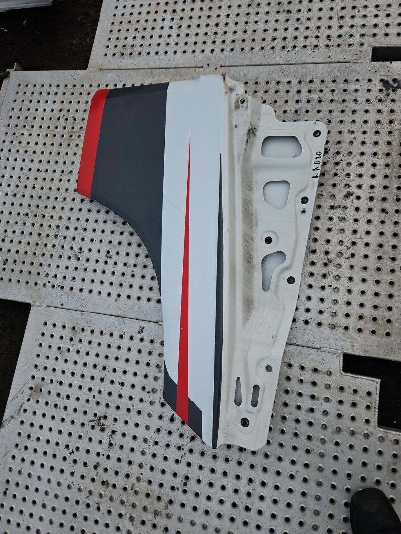 накладка двери (крышки) багажника Volvo FH 3 поколение 2013, 12.8 л., D13C500, дизель, АКПП, белый, правый руль, 82107271, 21642377 - фото №1