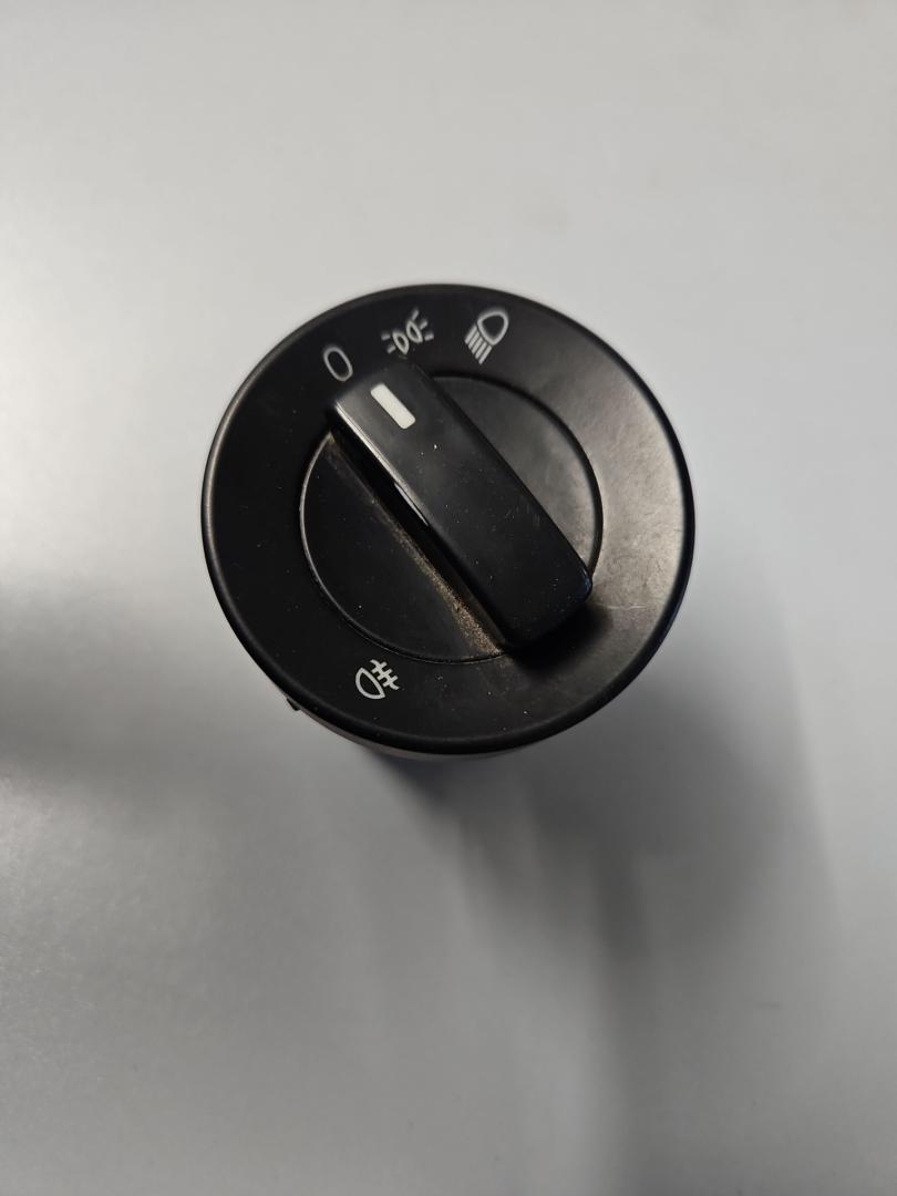 переключатель света MAN TGX 1 поколение 2017, 12.4 л., D 2676 LF 51, дизель, АКПП, белый, правый руль, 81255056876 - фото №1