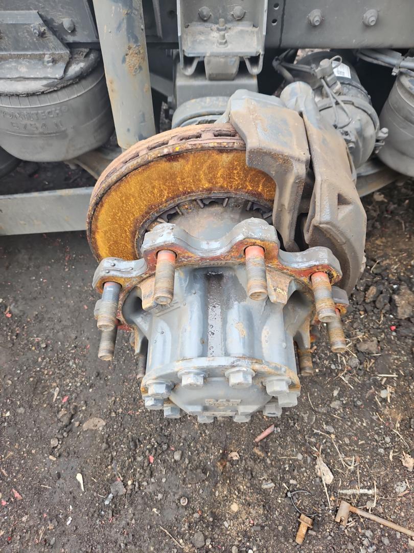 ступица задняя DAF XF 106 1 поколение 2019, MX-13, АКПП, белый, правый руль, 1812161, 2104395, 1801594, 2019802, 1657637, 1659576, 2033821 - фото №1