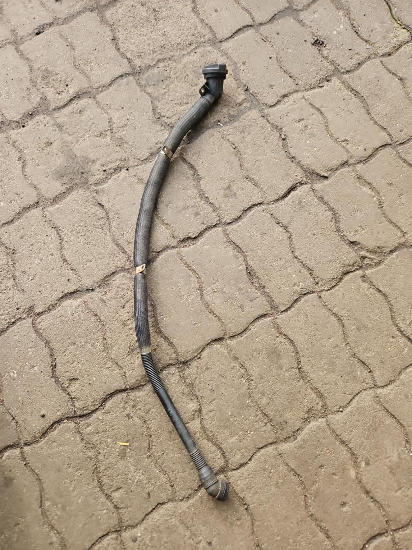 маслозаливная горловина Mercedes-Benz Actros 4 поколение (MP4) 2014, 12.8 л., OM 471.900, дизель, белый, правый руль, A9605204906 - фото №1