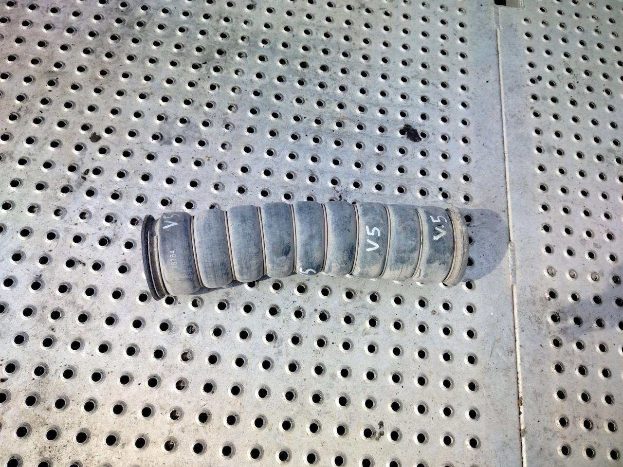 патрубок интеркулера Volvo FH 3 поколение 2013, 12.8 л., D13C460, дизель, АКПП, белый, правый руль, 21312237 - фото №1