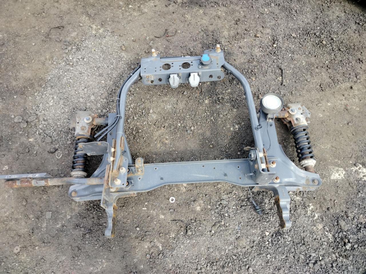 кронштейн кабины Volvo FH 3 поколение 2013, 12.8 л., D13C460, дизель, АКПП, белый, правый руль, 21739593, 21544777, 21171970, 21171969, 22247233, 21790555, 22128971, 21917412, 21647361, 22673652, 22080239, 21171975, 21770411 - фото №1