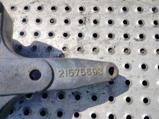 кронштейн рессоры Volvo FH 3 поколение 2014, АКПП, белый, правый руль, 21575593