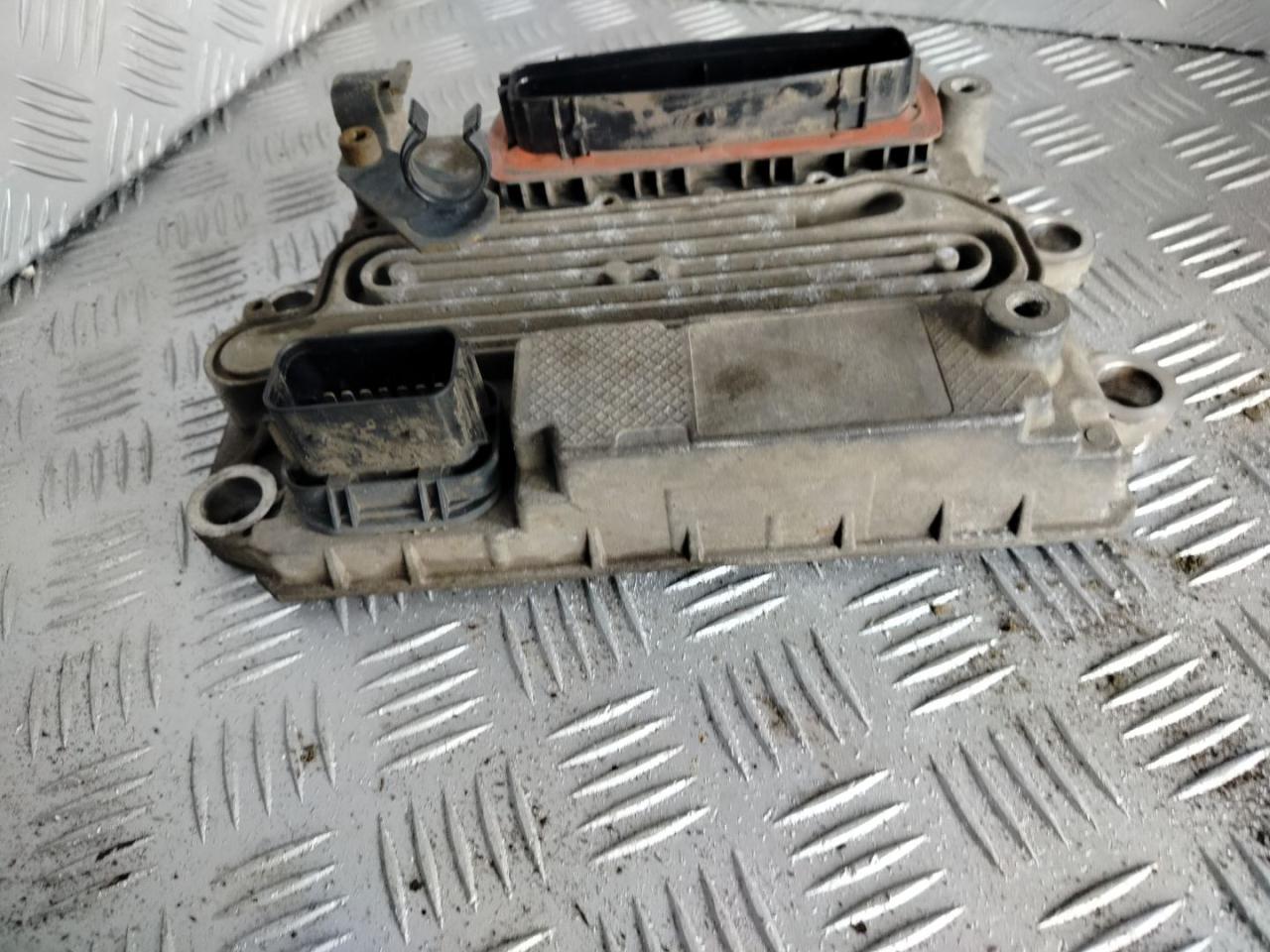 блок управления AdBlue Mercedes-Benz Actros 4 поколение (MP4) 2017, om471.926, дизель, МКПП, белый, правый руль, A0004464854 - фото №1