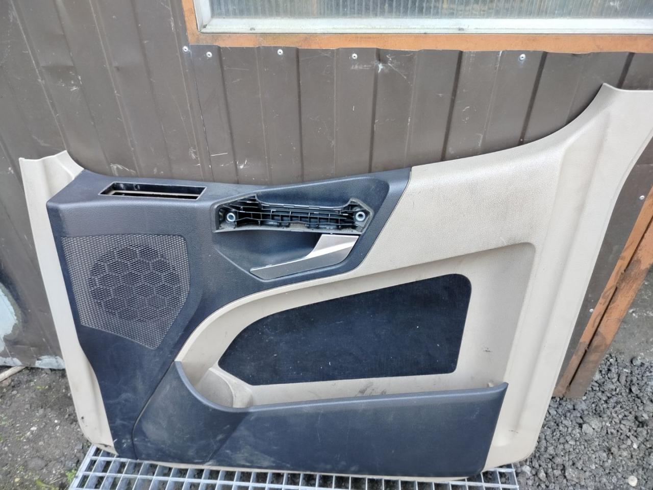 обшивка салона Mercedes-Benz Actros 4 поколение (MP4) 2015, 12.8 л., OM 471.900, дизель, белый, правый руль, A9607272571 - фото №1