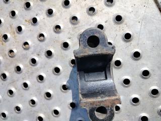 крепление стабилизатора / втулки стабилизатора MAN TGX 1 поколение 2017, 12.4 л., D 2676 LF 51, дизель, АКПП, белый, правый руль, 81437180059