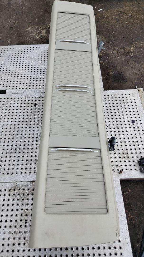 вещевой отсек Volvo FH 3 поколение 2013, 12.8 л., D13C500, дизель, АКПП, белый, правый руль, 82882815, 82178703, 82279450, 82383499 - фото №1