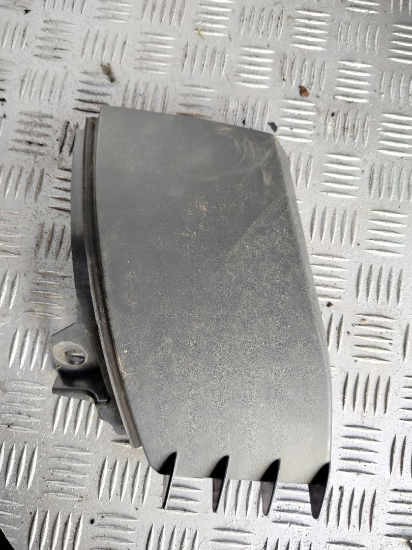 уголок жабо Volvo FH 3 поколение 2013, 12.8 л., D13C460, дизель, АКПП, белый, правый руль, 82835554 - фото №1