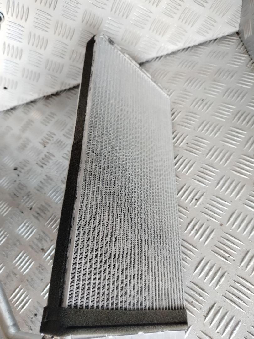 радиатор отопителя (печки) Volvo FH 3 поколение 2013, 12.8 л., D13C460, дизель, АКПП, белый, правый руль, 82348993 - фото №1