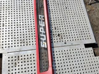 решетка радиатора Scania R 3 поколение 2012, 11.7 л., DC 12.15, дизель, МКПП, красный, правый руль, 1872159