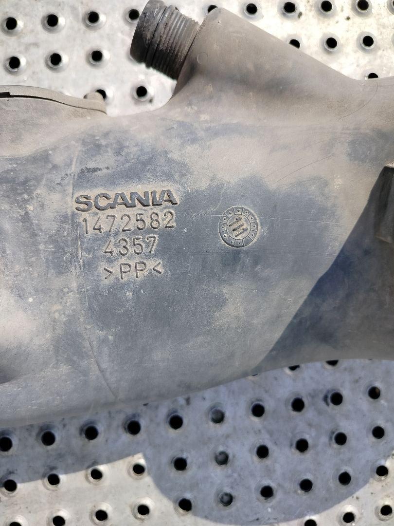 патрубок воздушного фильтра Scania R 3 поколение 2012, 11.7 л., DC 12.15, дизель, МКПП, красный, правый руль, 1472582 - фото №1